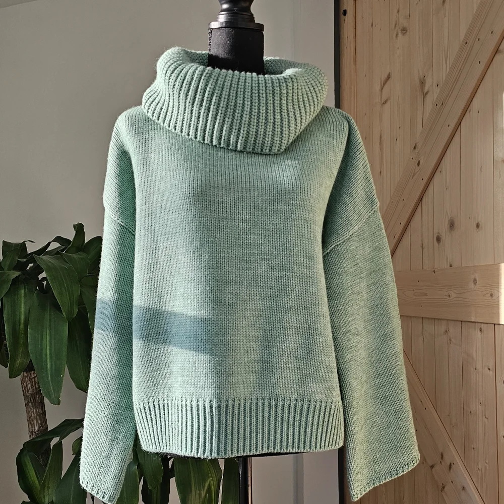 J.ING size S/M women‎ sage knit sweater with large foldover neckline